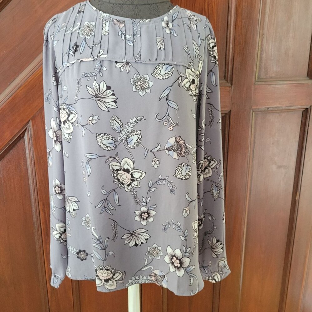 Loft Womens Floral Print Long Sleeve Blouse Pleated Yoke Lightweight Size S Gray
